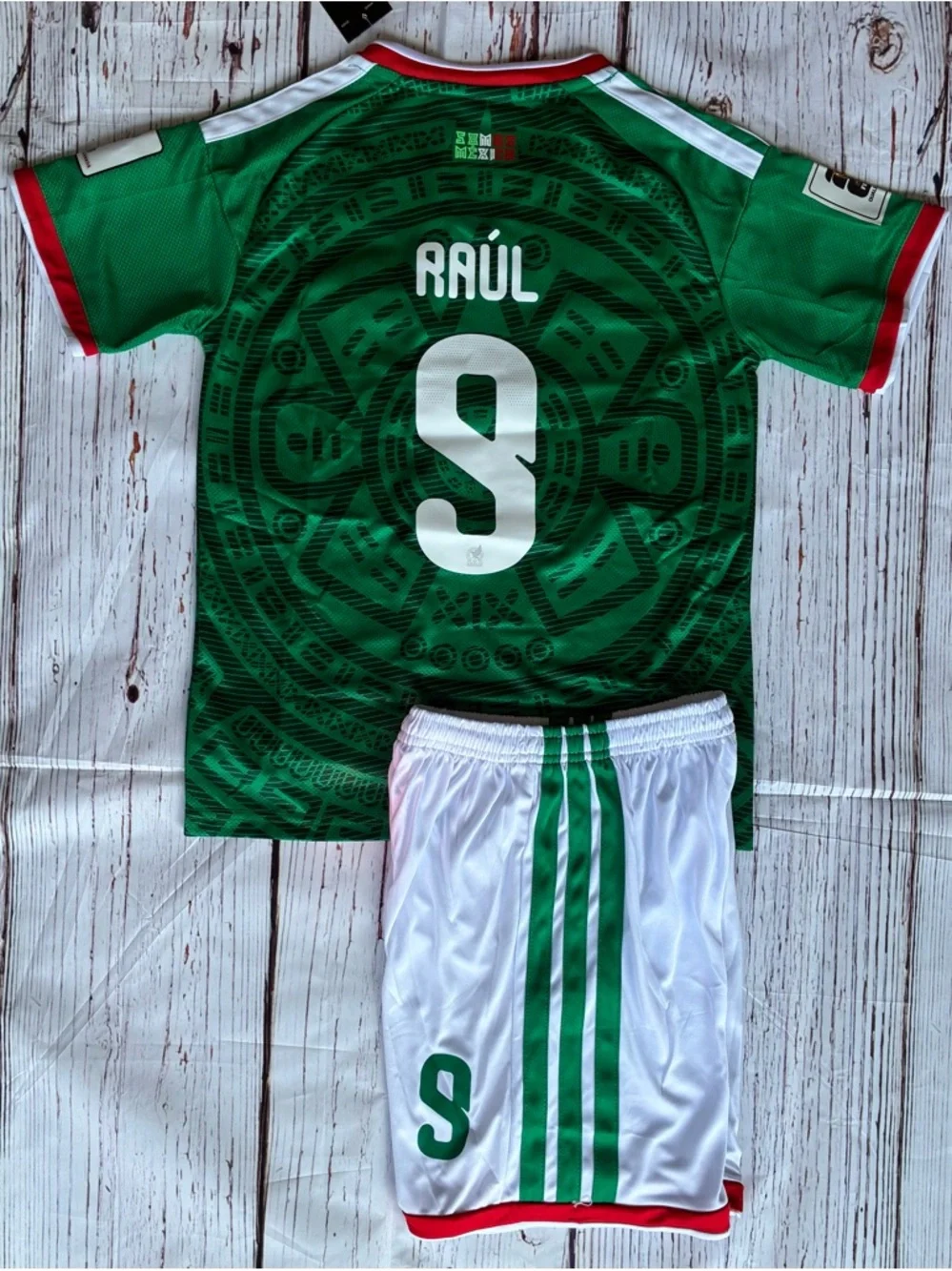 México Home Raul Jimenez #9 Set For Kids - Picture 2 of 5